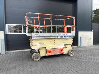 2012-jlg-3246es-1496458-cover-image