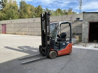 2019-toyota-traigo-48-16-8fbek16t-cover-image