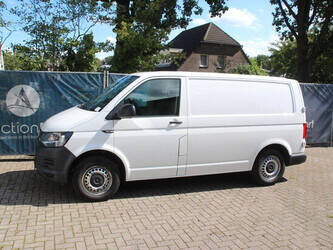 2018-volkswagen-transporter-1497088-cover-image