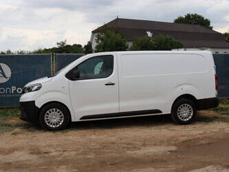 2022-toyota-proace-1497101-cover-image