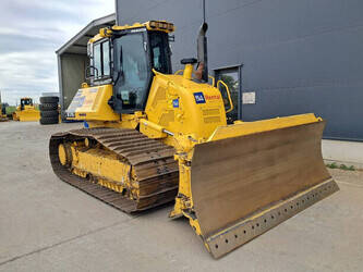2025 كوماتسو D61PXi-24E0