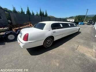 2000-lincoln-town-car-1500271-cover-image