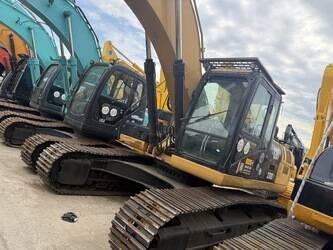 2017-caterpillar-330d2l-1500999-cover-image