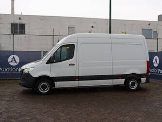 2018-mercedes-benz-sprinter-214-cdi-cover-image