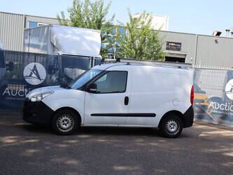 2015-opel-combo-van-1503741-cover-image
