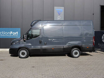 2022-iveco-daily-35s18-1504462-cover-image