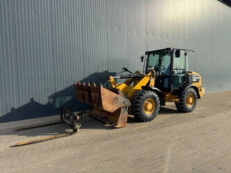 2016-caterpillar-906m-1506093-cover-image