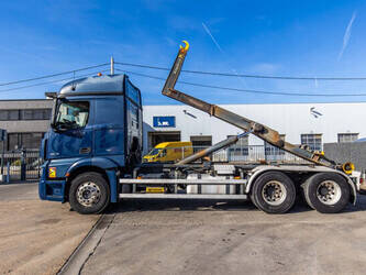 صورة ل 2015 مرسيدس بنز ACTROS 2548