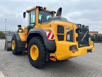 2022 فولفو L110H
