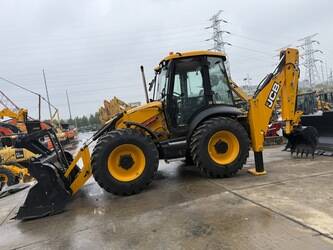 2023 JCB 4CX
