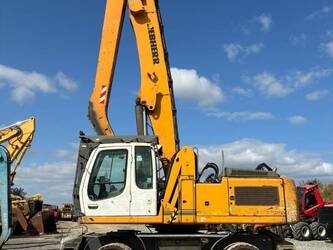 2012 Liebherr 934